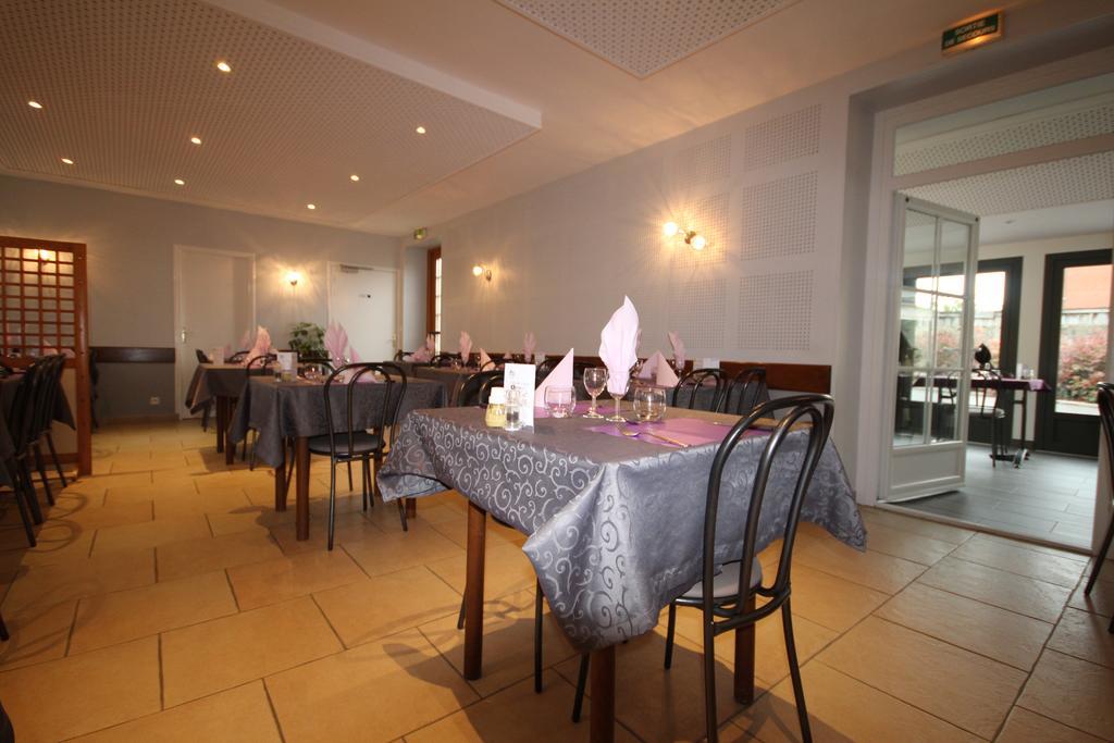 Logis Hotel Restaurant Auberge De La Cloche Le Theil-sur-Huisne 외부 사진