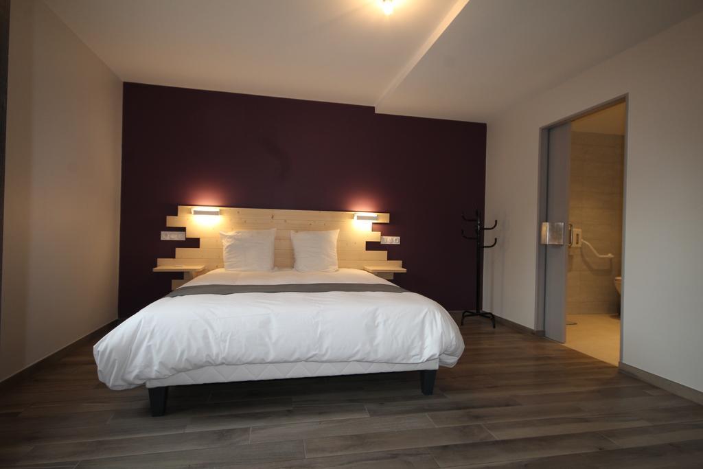 Logis Hotel Restaurant Auberge De La Cloche Le Theil-sur-Huisne 외부 사진