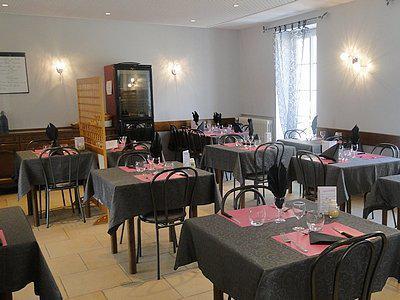 Logis Hotel Restaurant Auberge De La Cloche Le Theil-sur-Huisne 외부 사진